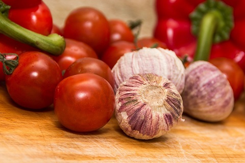 Tomater och vitlök